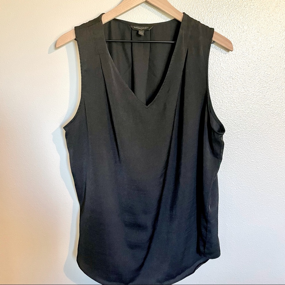 Banana Republic black sleeveless work blouse.